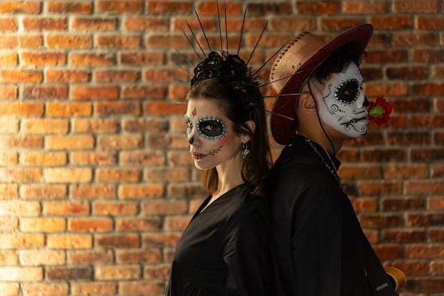 Couple Costumes for Halloween - Spooky Pairings
