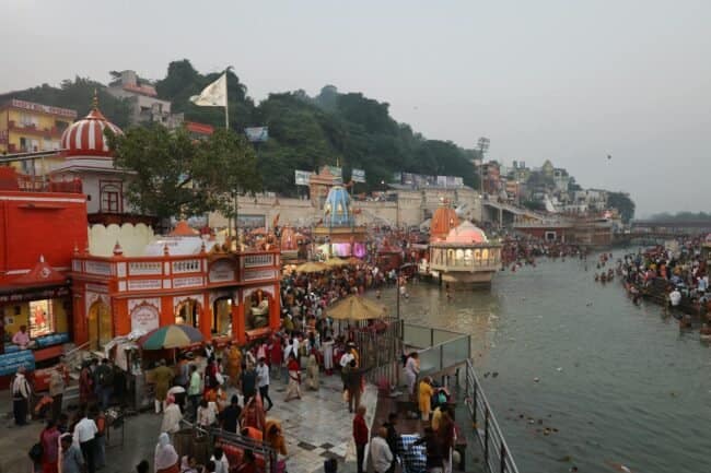 Crowds gather at Har Ki Pauri Ghat in Haridwar, India, for evening rituals. Maha Kumbh Yatra